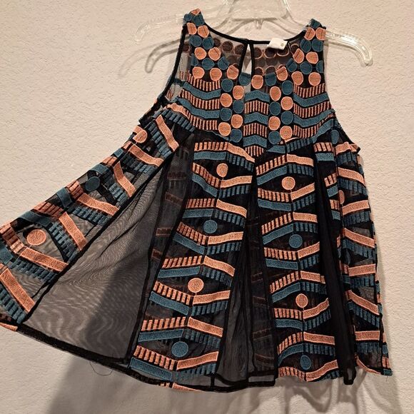 Anthropologie Akemi + Kin Embroidered Kalila Tank Blouse Pleated Geometric sz S - Picture 3 of 12